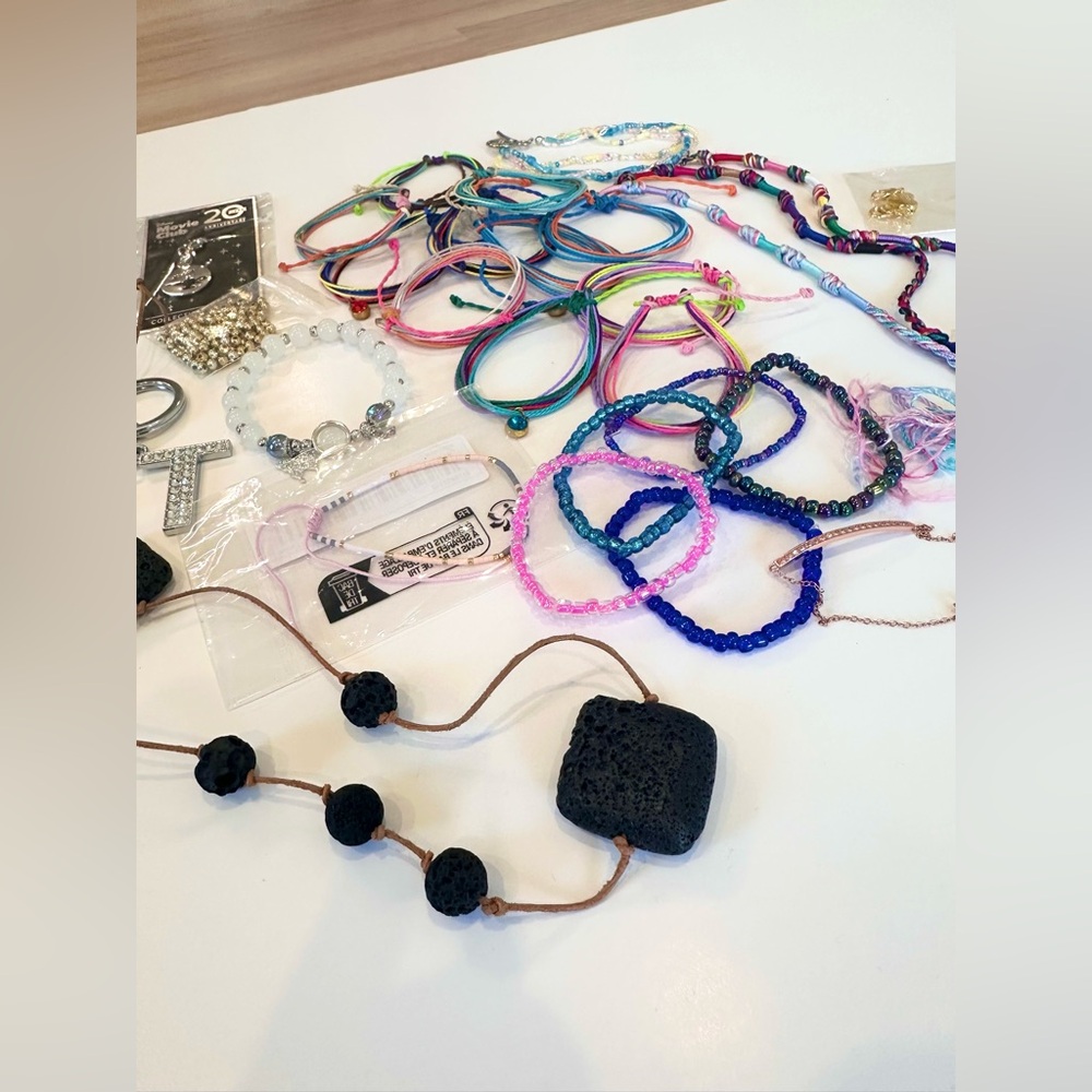 Assorted Jewelry Lot / Bundle - Picture 2 of 3